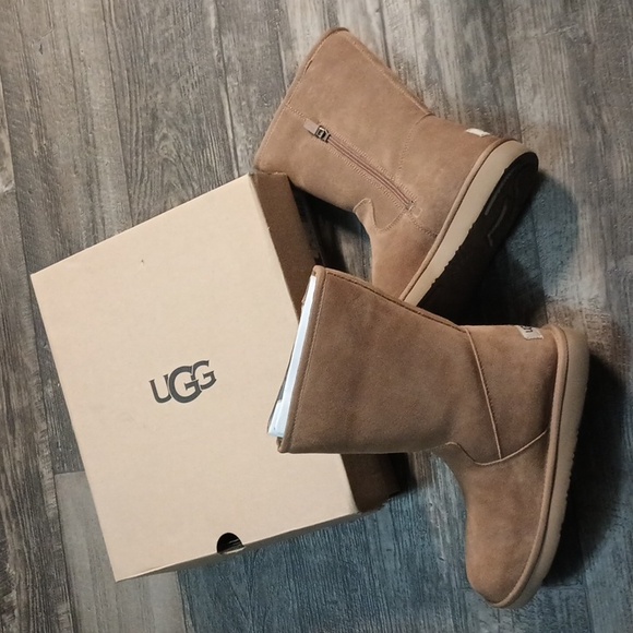 UGG Shoes - UGG Winter Celvin Shearling Boots in Chestnut